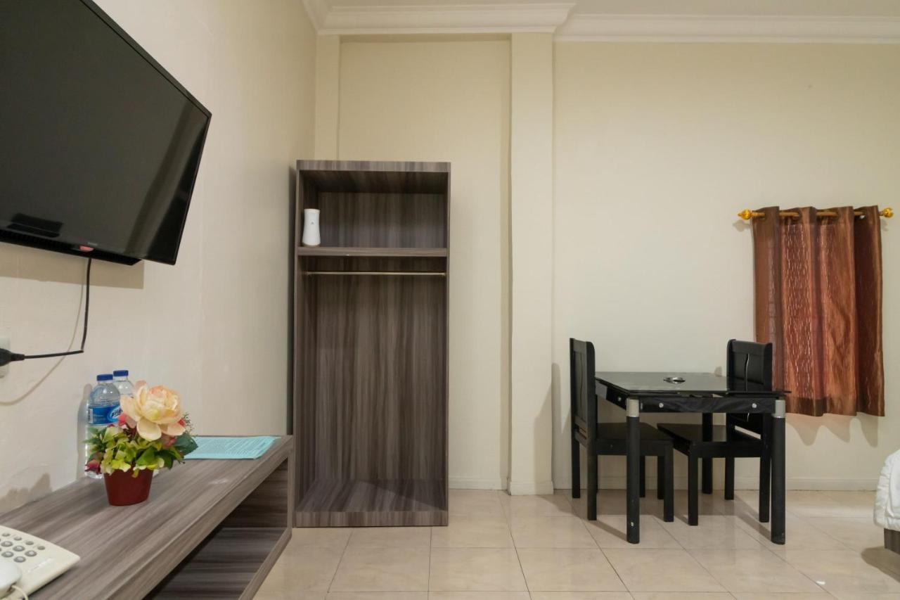 Hotel Reddoorz @ Pematangsiantar Esterno foto