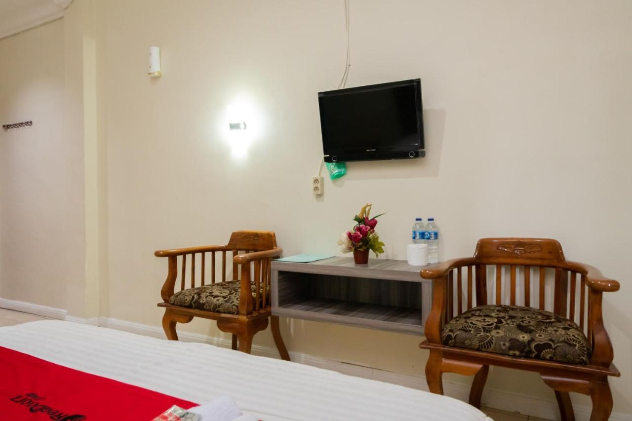 Hotel Reddoorz @ Pematangsiantar Esterno foto