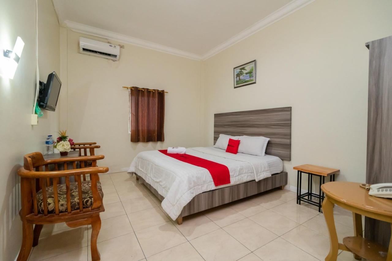 Hotel Reddoorz @ Pematangsiantar Esterno foto