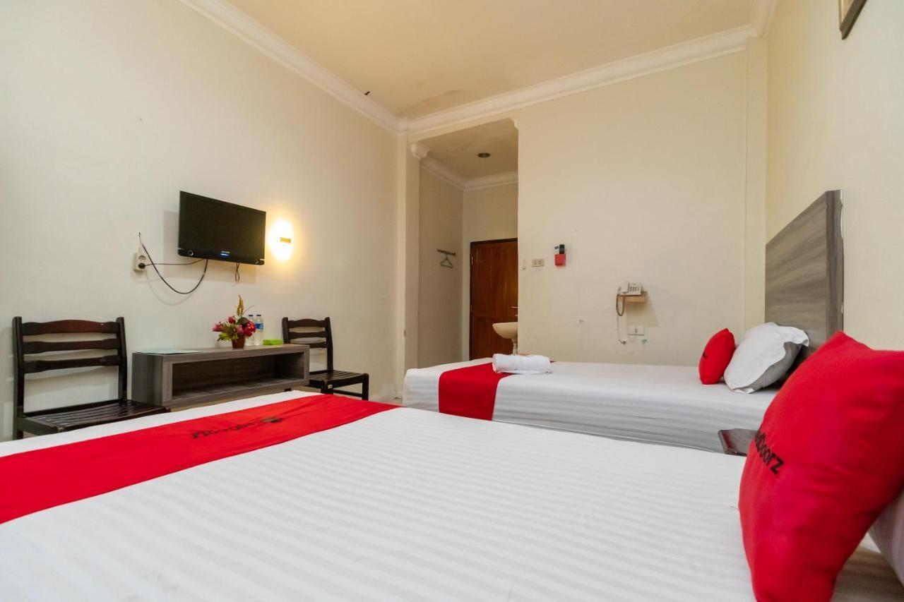 Hotel Reddoorz @ Pematangsiantar Esterno foto