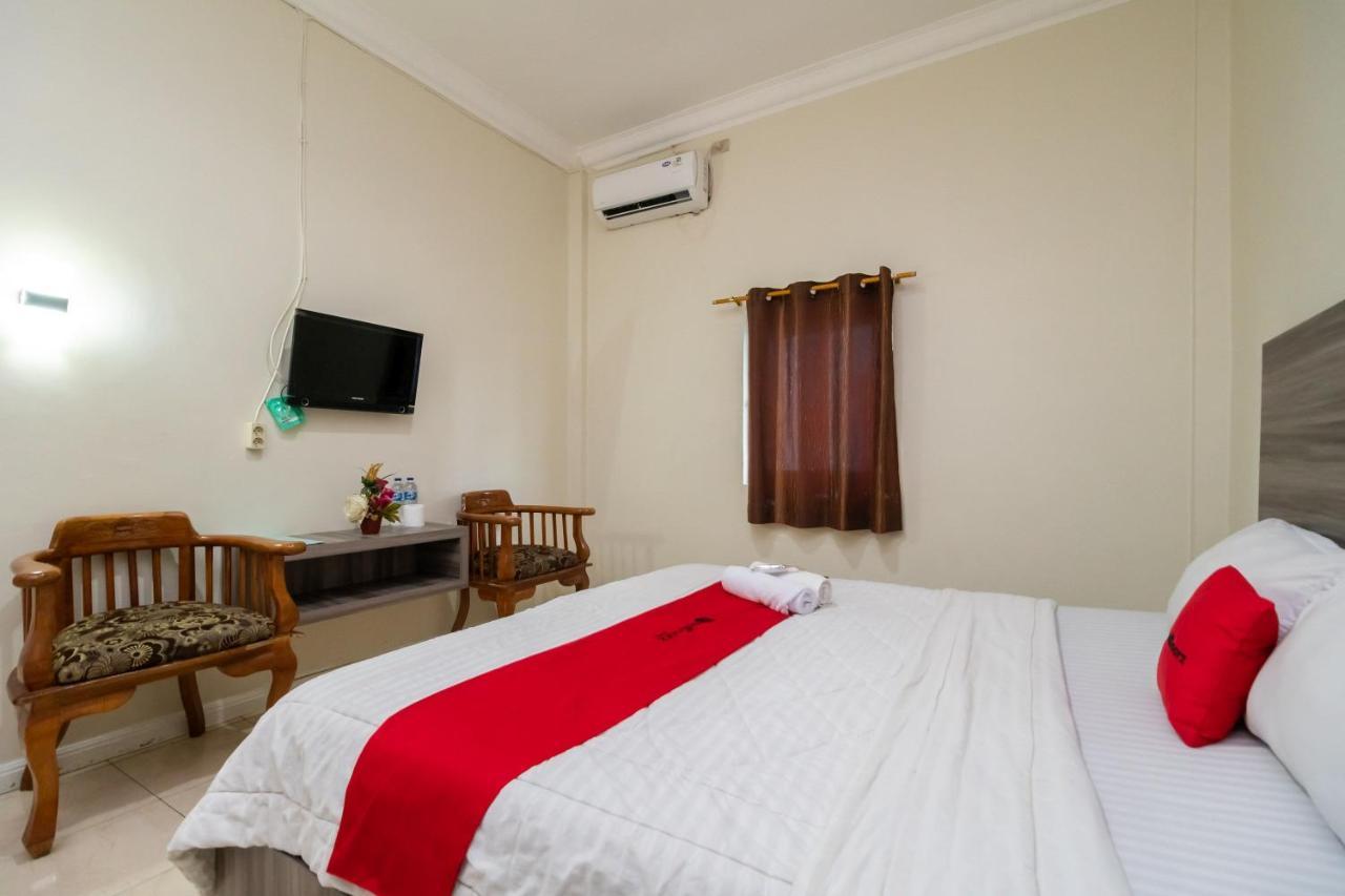Hotel Reddoorz @ Pematangsiantar Esterno foto