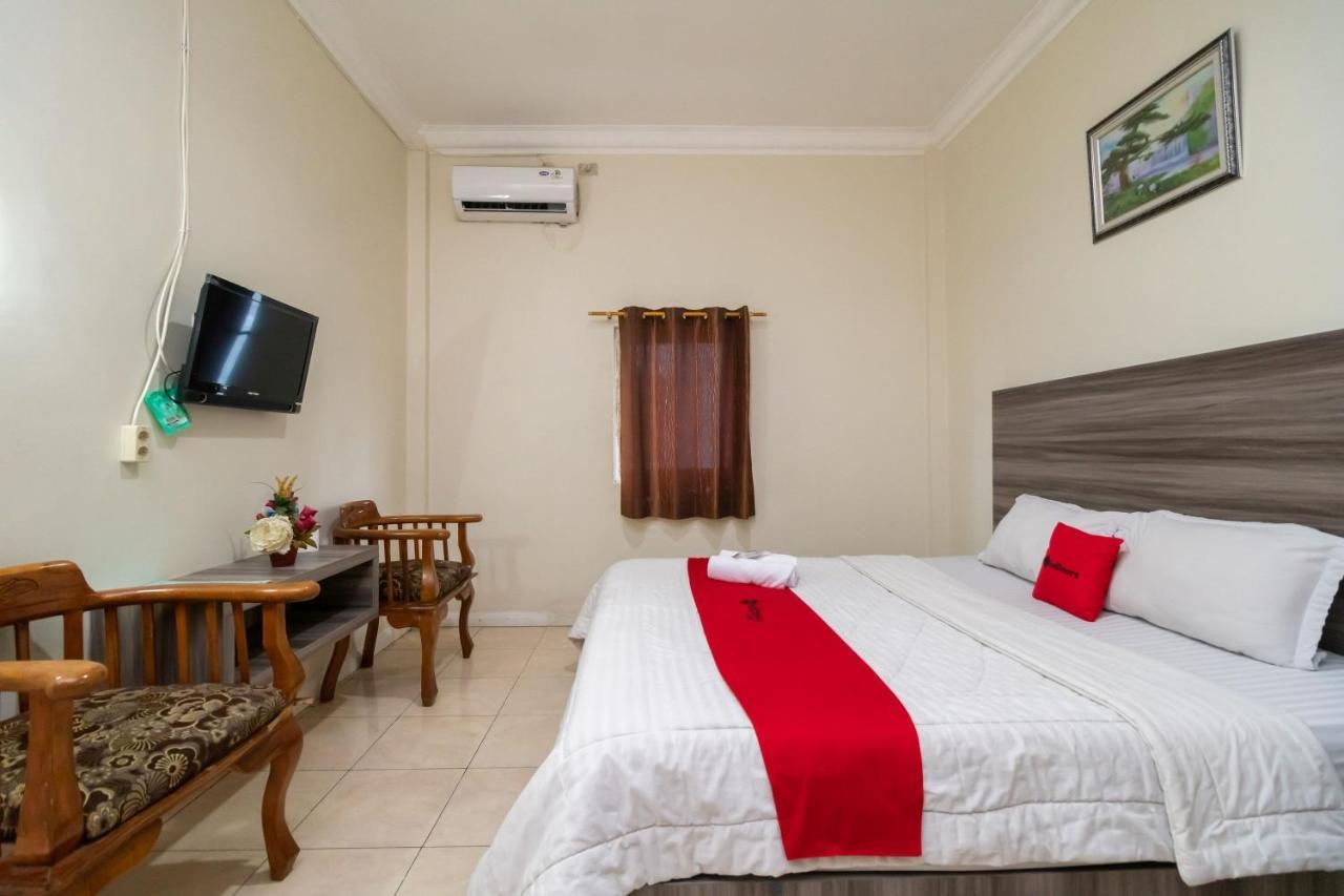 Hotel Reddoorz @ Pematangsiantar Esterno foto