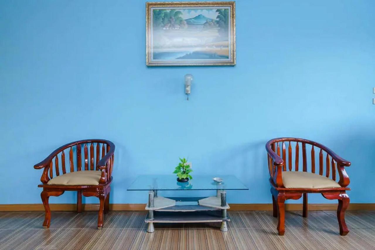 Hotel Reddoorz @ Pematangsiantar Esterno foto