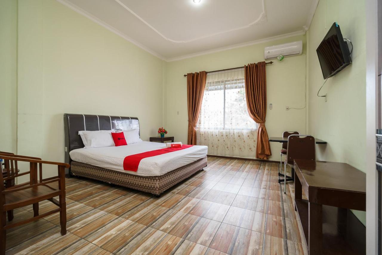 Hotel Reddoorz @ Pematangsiantar Esterno foto